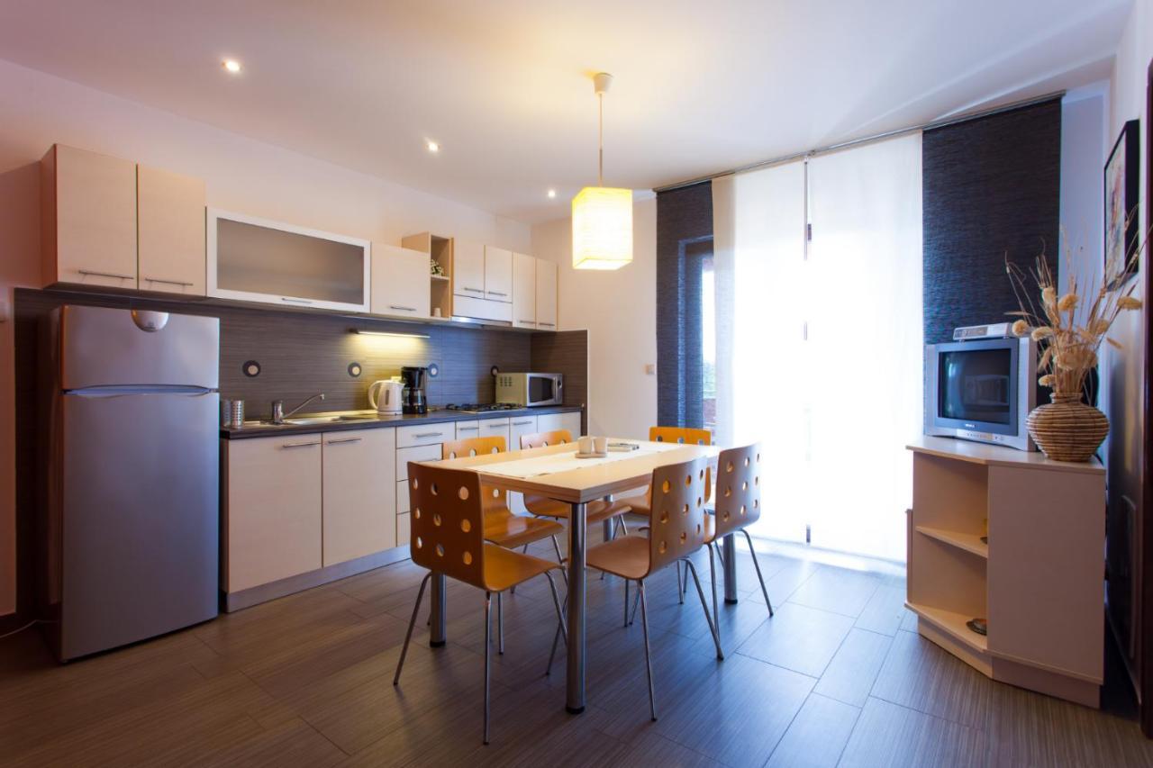 Apartments Banic Porec Exterior photo